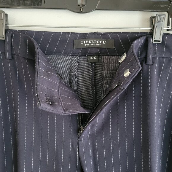 Liverpool Women’s Pinstripe Navy Blue Stretch Pants Size 14/32 - Picture 6 of 12
